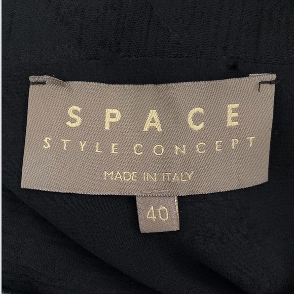 Space Style Concept Blouson Pleated Mini Dress with Leather Collar - Picture 7 of 10